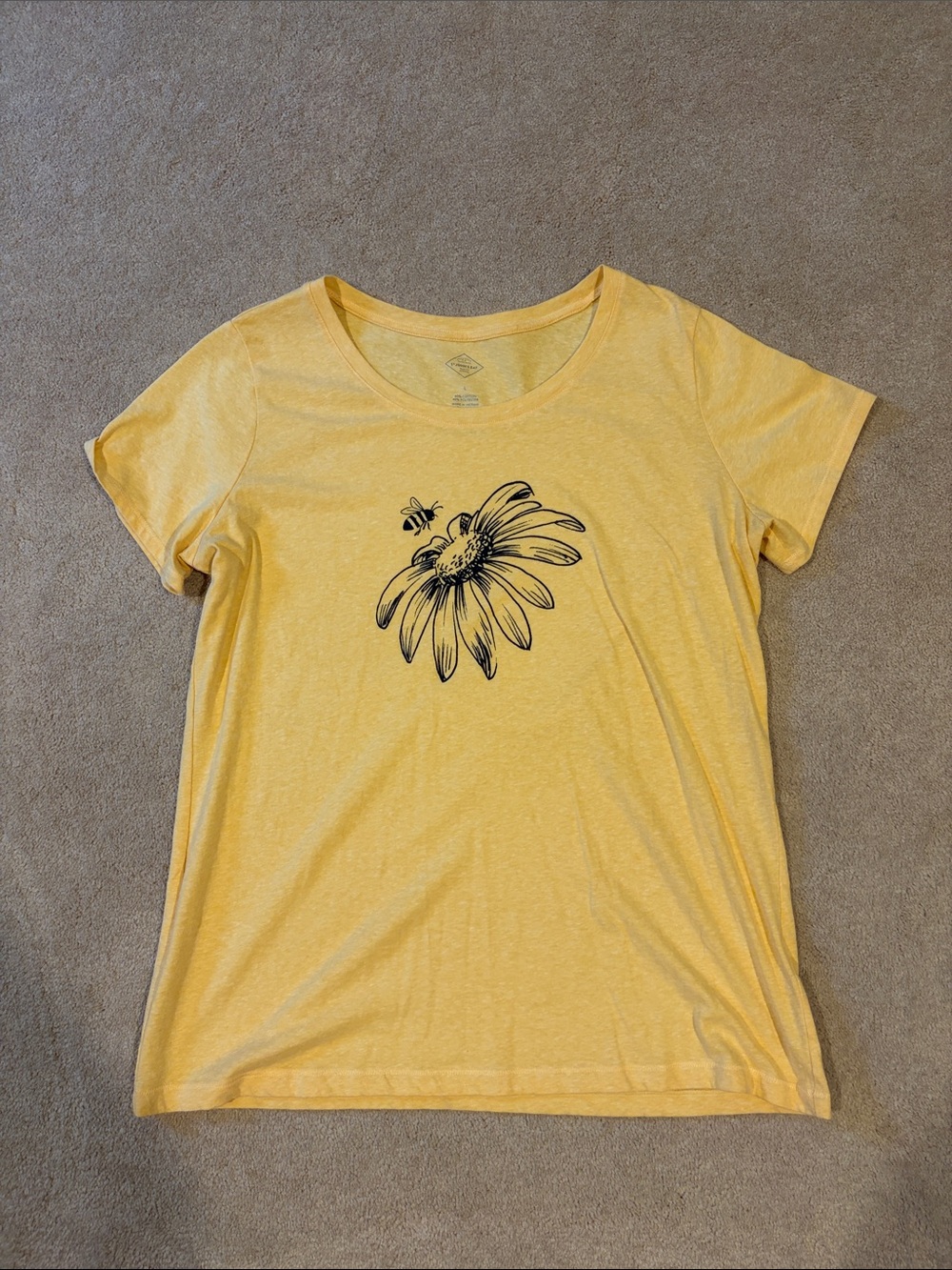 St. John's Bay yellow short-sleeve tee with black daisy & bee